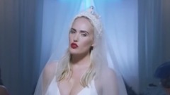 音乐短片 - British Personality Prodigy Betsy Latest Single Little