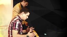 Leander Rising - Receiving a piano from Roland