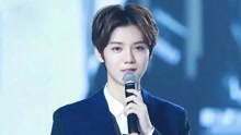 鹿晗 - 鹿晗 - 致爱 现场版