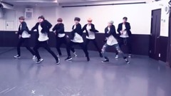 防弹少年团 - 四周年快乐❤