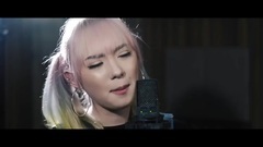 Jannine Weigel - Issues