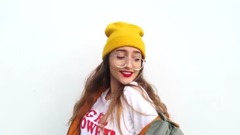 欧美达人,音乐短片 - GLASSES LOOKBOOK Hailey Sani