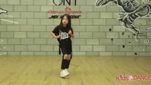 韩国小萝莉罗夏恩跳iKON《Bling Bling》