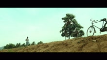 Uyiril Yedho (From 