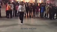 舞蹈视频 - 鬼步舞表演-歌在飞