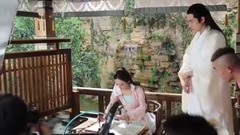 赵丽颖 - 楚乔传花絮社:赵丽颖片场热到崩溃 林更新放话要敲她?