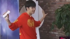Sistar,NU'EST - Nu'est JR金钟泫 dancing to Sistar's Ma Boy Feel满满