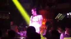 网络音乐 - 痛的是我伤的是你