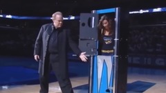 音乐短片 - 把美女分成三段的經典魔術揭秘