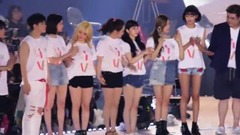 少女时代,BoA,f(x),韩国群星,Red Velvet - 参演艺人谢幕/演唱会结束