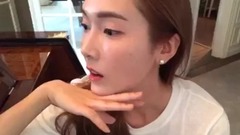 Jessica - 【郑秀妍】人脉富人杰西西直播in巴黎 弹钢琴!玩滑板车!ins直播P1