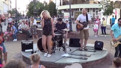 欧美群星 - Красотка Таня радует глаз и душу мужчин... Buskers! Street! Music!