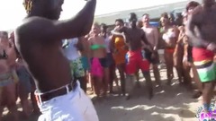 欧美群星,音乐短片 - CRIOLA BEACH FESTIVAL 2014 HOT PLAY with a bottle on the beach..