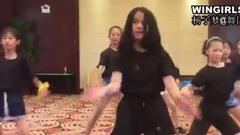 华语群星 - WINGIRLS组合携手青少年舞团演绎HITPOP劲舞