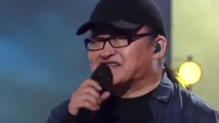周杰伦,刘欢,那英 - 一笑而过 & 你的背包