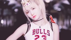 TWICE - Hirai Momo