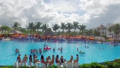 音乐短片 - Swimsuit Models Visit Dolphin Discovery