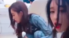 T-ara,智妍(T-ara),李居丽(T-ara),朴孝敏(T-ara),咸慇晶(T-ara) - Tara朴智妍朴孝敏后台准备礼物