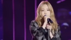 少女时代,太妍(少女时代) - Taeyeon and her ear Mic