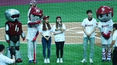 April(韩国) - 2017 KBO职棒联赛开球