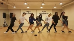 涩琪(Red Velvet),玟星(MAMAMOO) - deep blue eyes