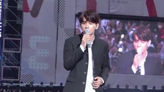 EXO,边伯贤(EXO) - 蝴蝶睡姿