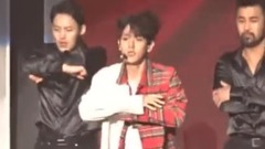 EXO,边伯贤(EXO) - EXO-CBX - Hey Mama! SMTOWN Special Stage in 香港 伯贤 饭拍版 17/08/05
