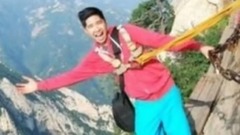 音乐短片 - 全球最危险的15个景点!你敢去吗?我看到脚就软了!【Siri语言版】