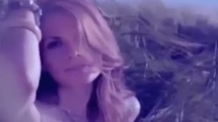 音乐短片 - It Feels Like Heaven