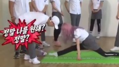 少女时代,秀英(少女时代),孝渊(少女时代),Running Man - 秀英孝渊压腿环节视频一则