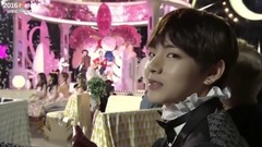 EXO,防弹少年团 - 当看到屏幕上的队友的反应