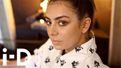 Charli XCX - 洗茶Charli XCX最新i-D Meets采访,豪宅曝光!