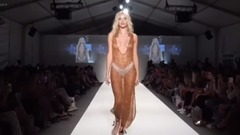 Fashion Show,音乐短片 - INDAH Swimwear Bikinis Fashion Show SS2018