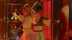 群星,华语群星,亚洲群星,华语童星,模仿翻唱 - 俩位萌娃神雕小侠侣演唱<铁血丹心>〔音乐大师课〕