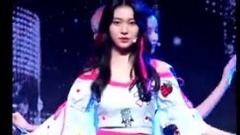 韩国群星,舞蹈视频,MOMO LAND - What Planet Are You From