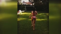 音乐短片 - 女郎慢动作演绎