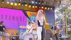 Paramore - Caught in the Middle (Good Morning America) 2017-08-25