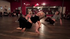 音乐短片 - 红房子的舞蹈风格总是那么帅气