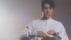 EXO,朴灿烈(EXO),吴世勋(EXO) - EXO现场世勋带头玩蛋蛋,灿烈眼神很无辜