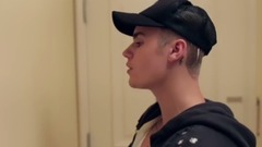 Justin Bieber - 贾斯汀比伯与A妹隔墙对话宣传新单