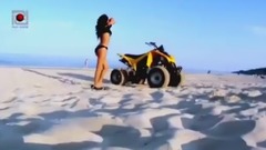 音乐短片 - Italo disco 1985. Modern Martina - Walking оn Ibiza. Sexy girls Magic Love Funkytown remix