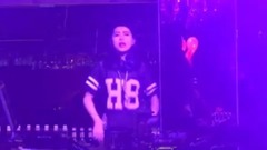 音乐短片 - 夫妻合唱的一首情歌,下载量破千万,分享都听听!