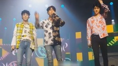 EXO,吴世勋(EXO) - EXO IN 雅加达现场抽福利,撩得迷妹惊声尖叫!