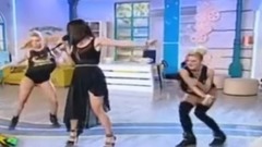 Premieră! Ellie White - Zi ceva - Neatza cu Razvan si Dani
