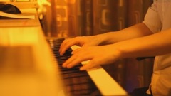 赵海洋 - 《让一切随风》夜色钢琴曲 赵海洋钢琴版视频