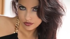 音乐短片 - 意甲最美超模半裸出镜