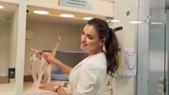 音乐短片 - C罗被爆寻新欢?伊莲娜夜店与猛男贴身热舞