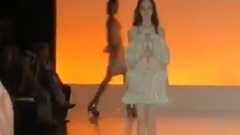 音乐短片 - C罗女友巴西走秀 伊莲娜出席时装周