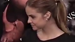 音乐短片 - C罗女友性感低胸现身 巨石强森搂女神腰合影