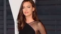 音乐短片 - C罗前女友伊莲娜几近全裸 透视装斗艳开狂欢派对